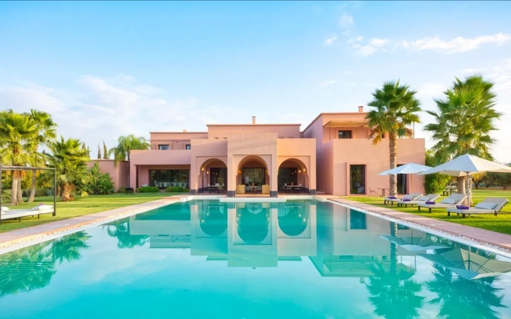 Location villa Marrakech longue durée : comment trouver le bon logement 1 Location villa Marrakech longue durée avec piscine et jardin