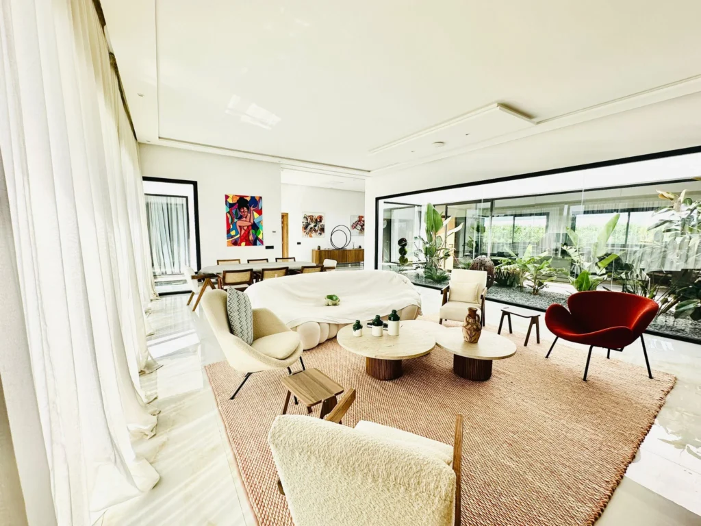 Salon confortable dans une villa Marrakech économique