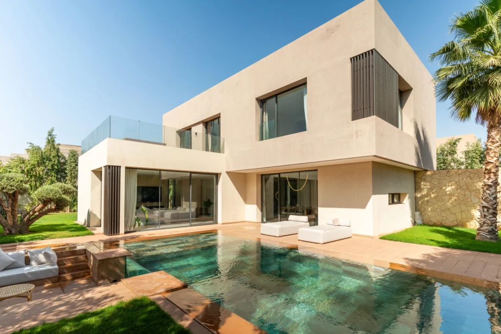 Villa luxe Marrakech golf avec piscine privée et jardin paysager