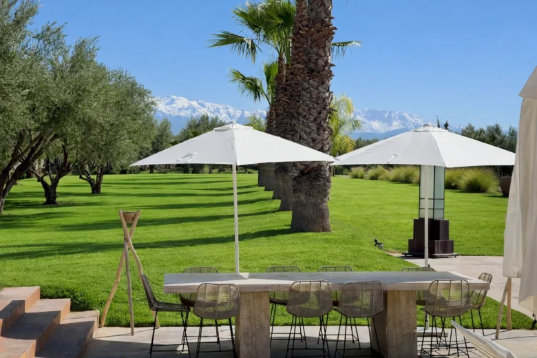 GARDEN TABLE 1