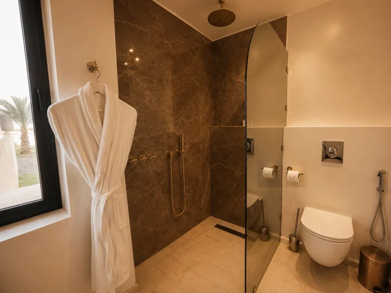 oran bathroom 1